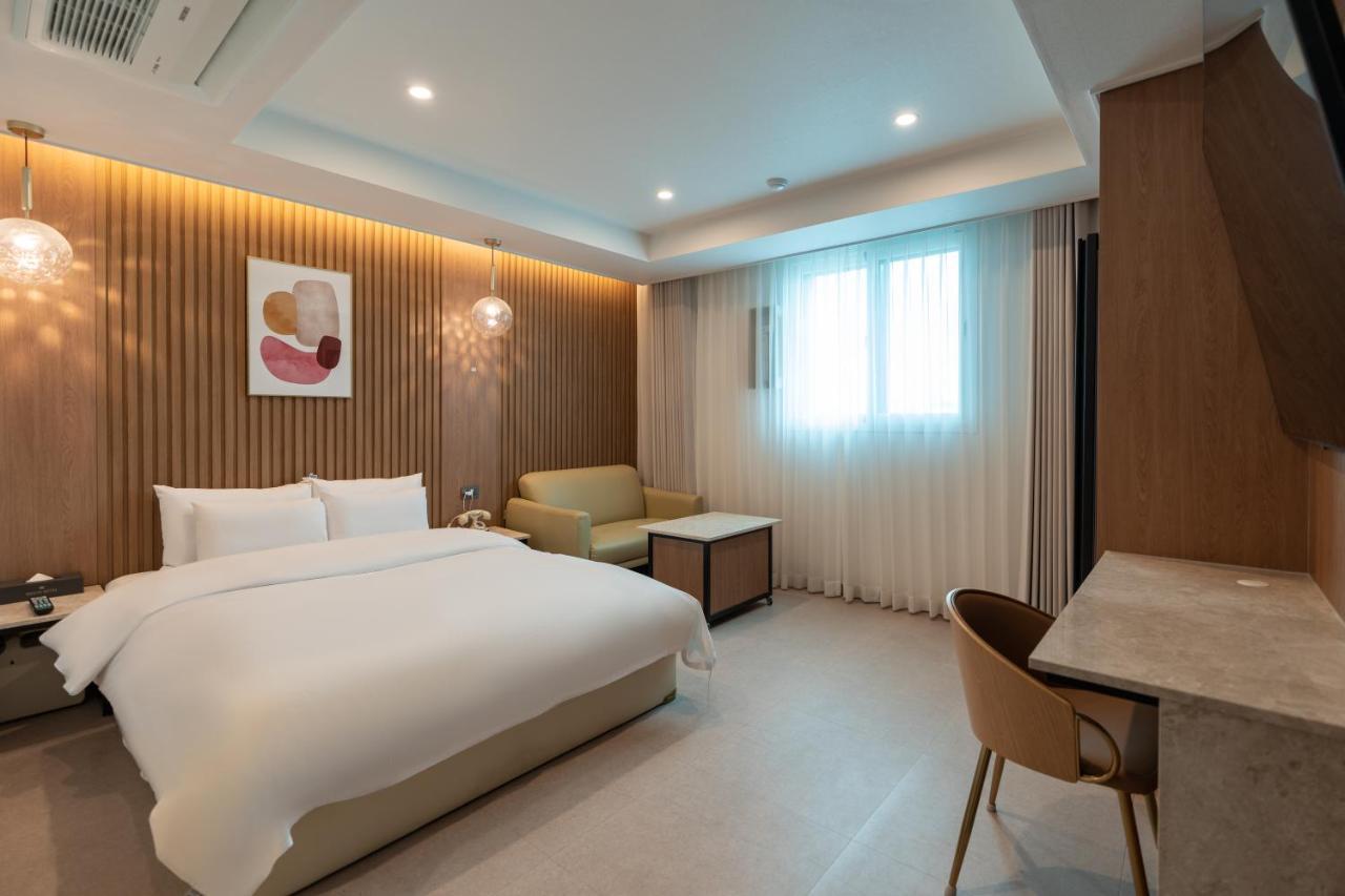 Jecheon Hound Hotel Chechon Exterior photo