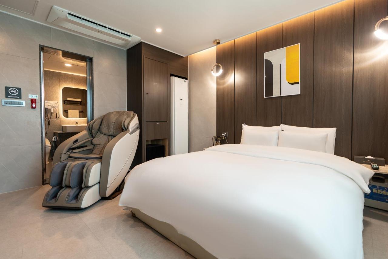 Jecheon Hound Hotel Chechon Exterior photo