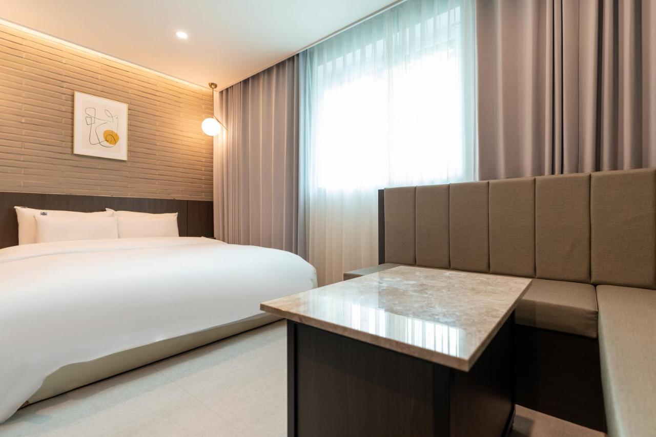 Jecheon Hound Hotel Chechon Exterior photo