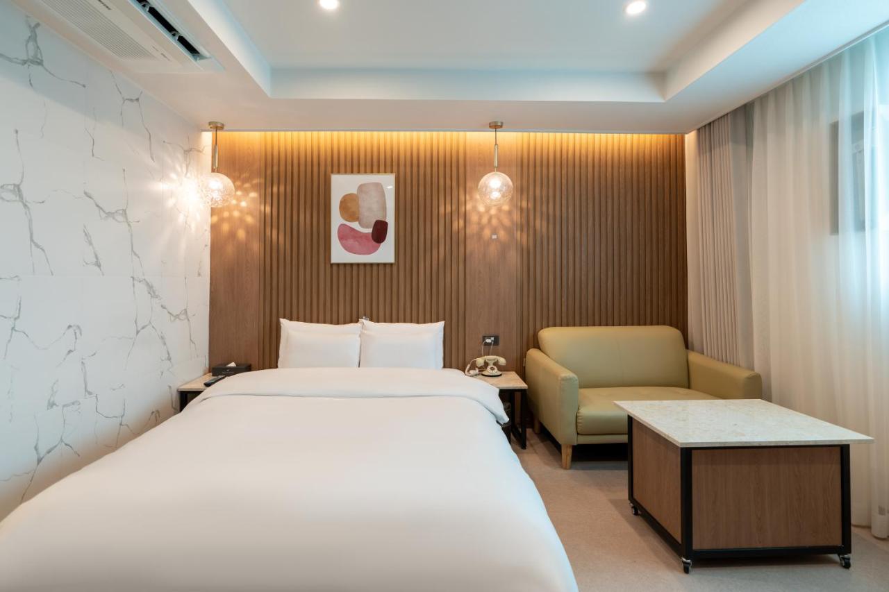 Jecheon Hound Hotel Chechon Exterior photo