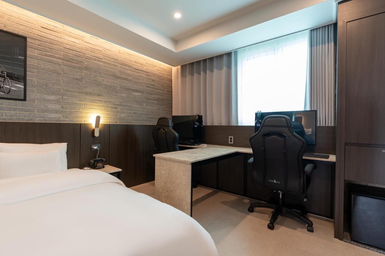 Jecheon Hound Hotel Chechon Exterior photo