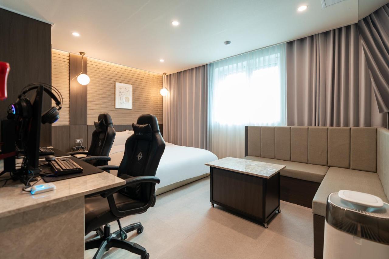 Jecheon Hound Hotel Chechon Exterior photo