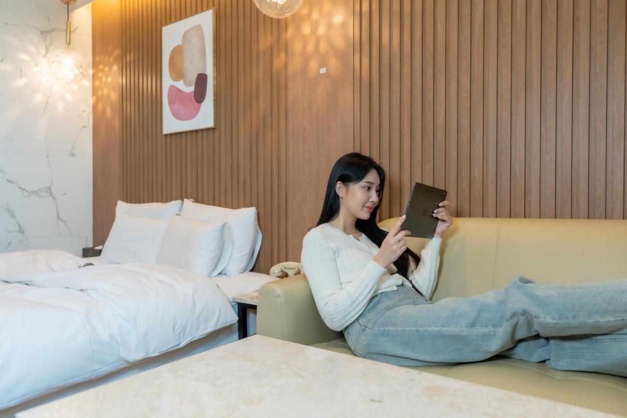 Jecheon Hound Hotel Chechon Exterior photo