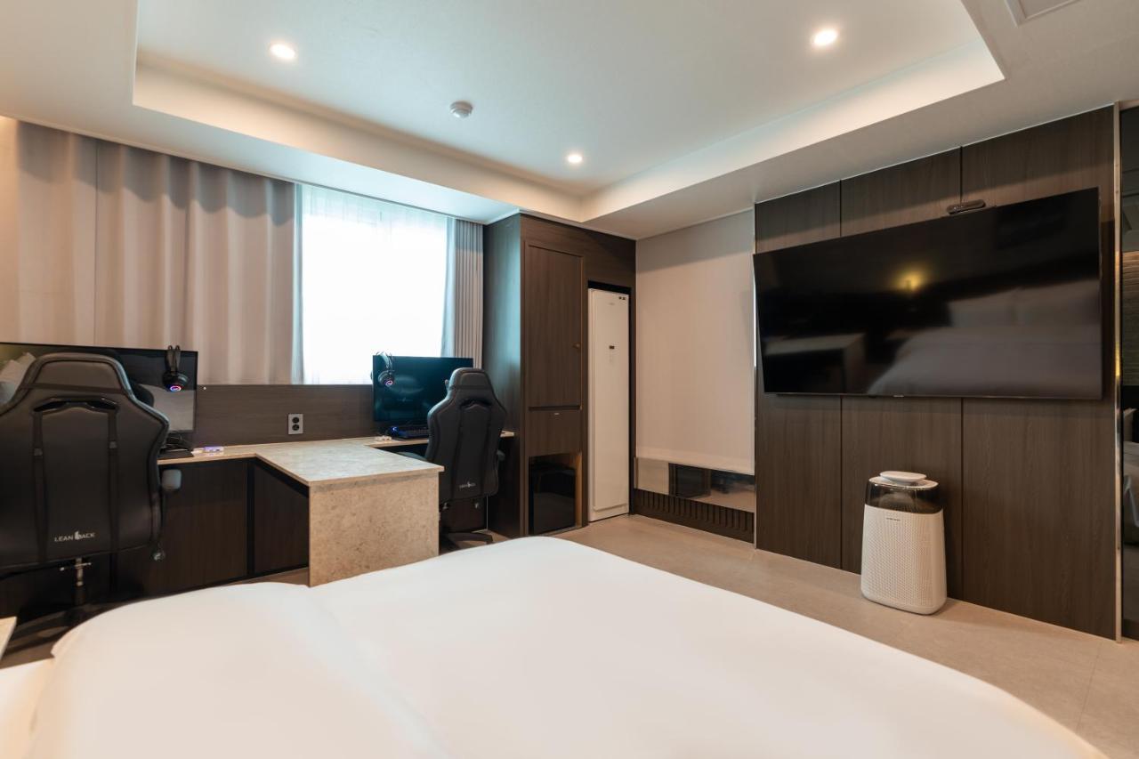 Jecheon Hound Hotel Chechon Exterior photo