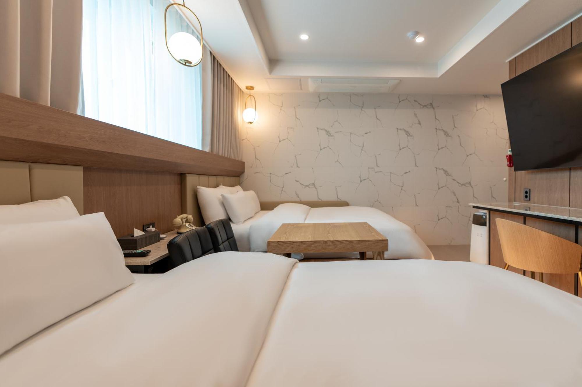 Jecheon Hound Hotel Chechon Exterior photo