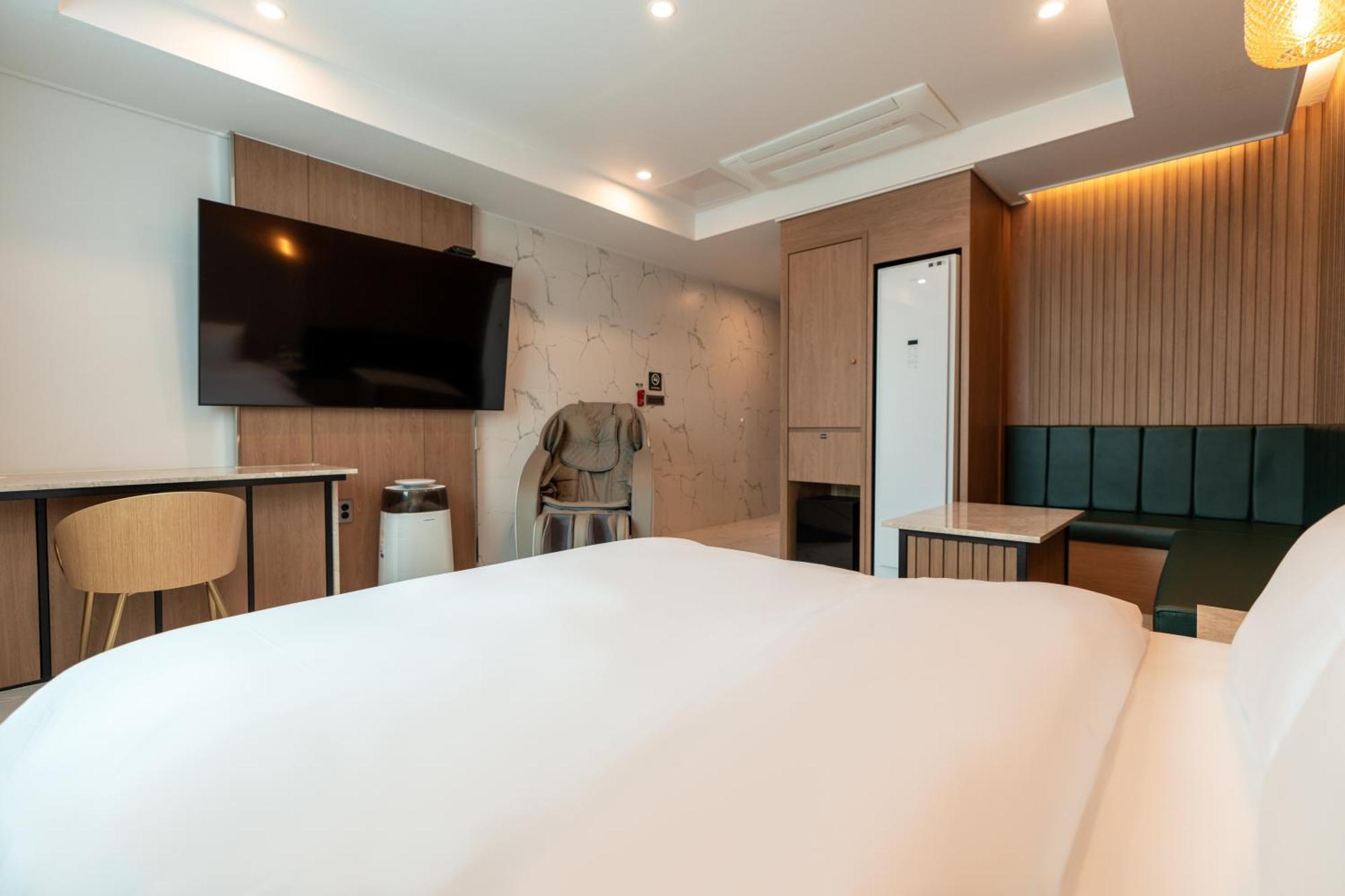 Jecheon Hound Hotel Chechon Exterior photo