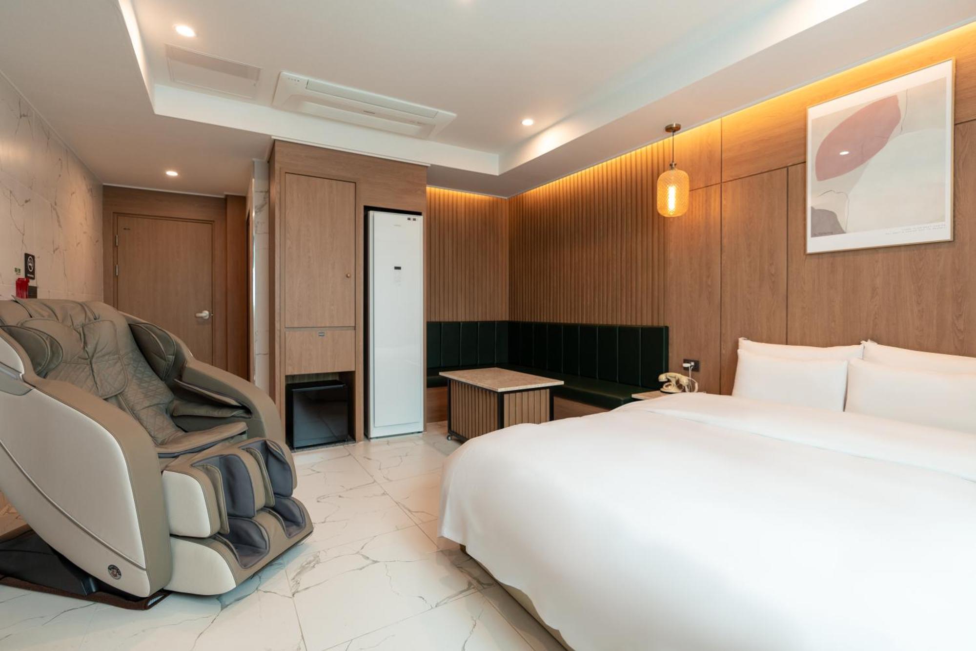 Jecheon Hound Hotel Chechon Exterior photo