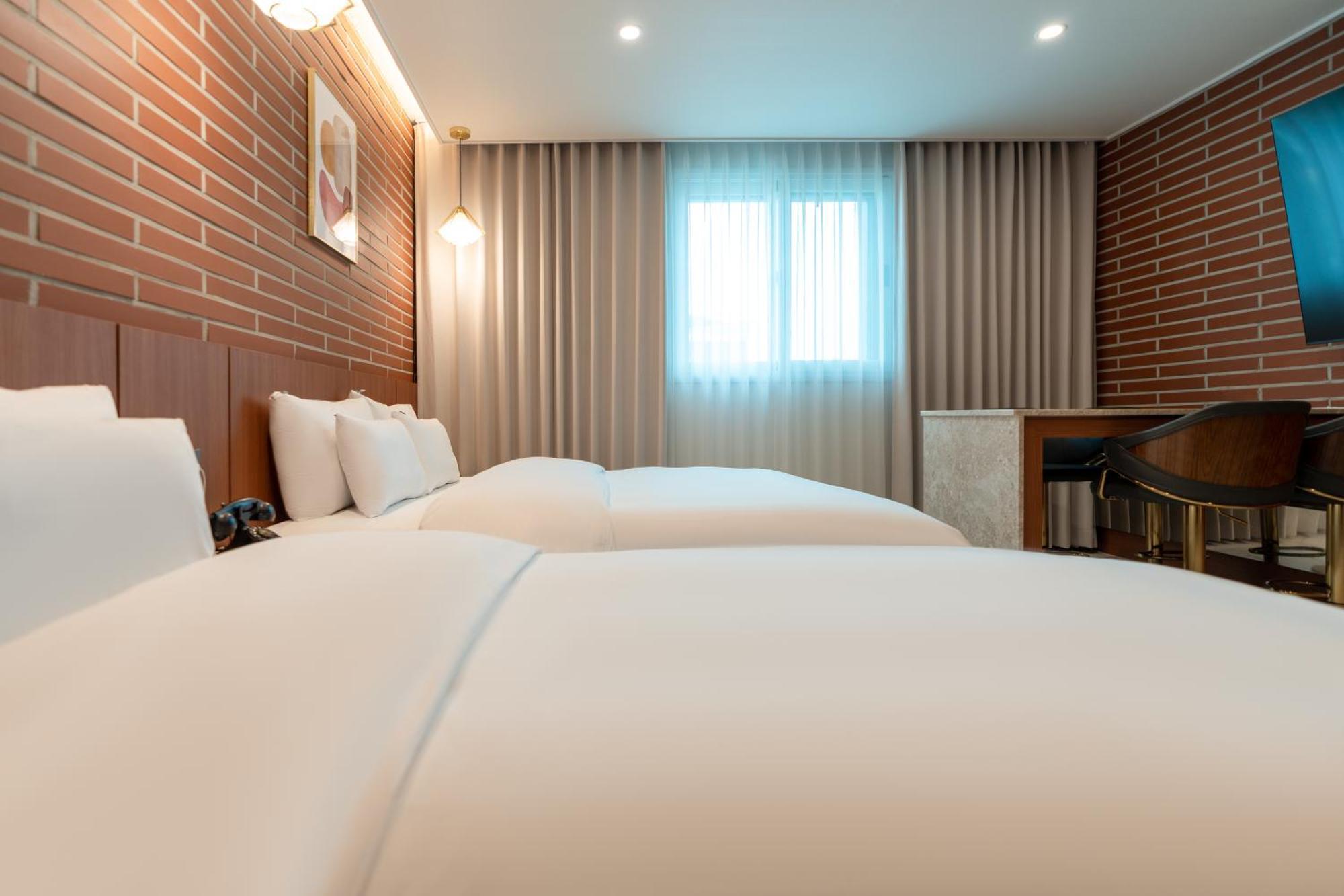 Jecheon Hound Hotel Chechon Exterior photo