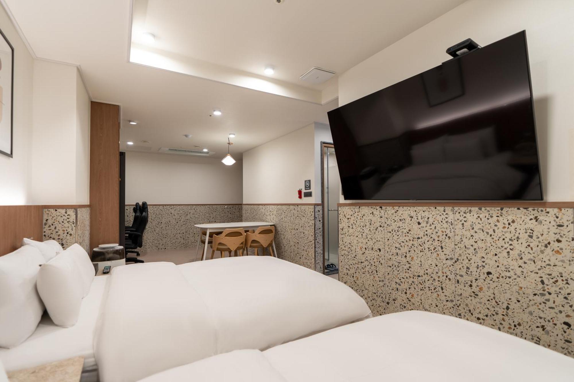 Jecheon Hound Hotel Chechon Exterior photo