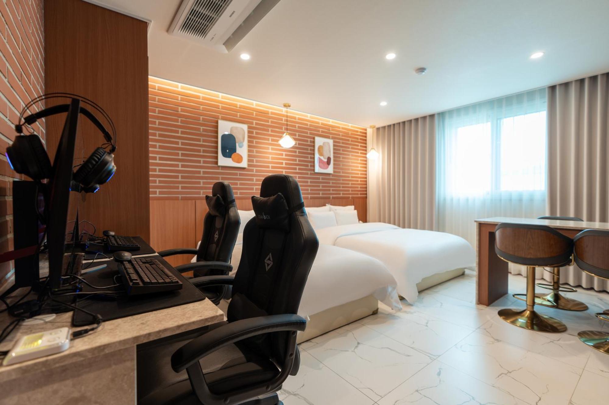 Jecheon Hound Hotel Chechon Exterior photo