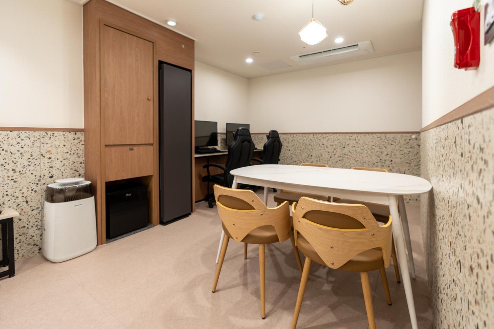Jecheon Hound Hotel Chechon Exterior photo