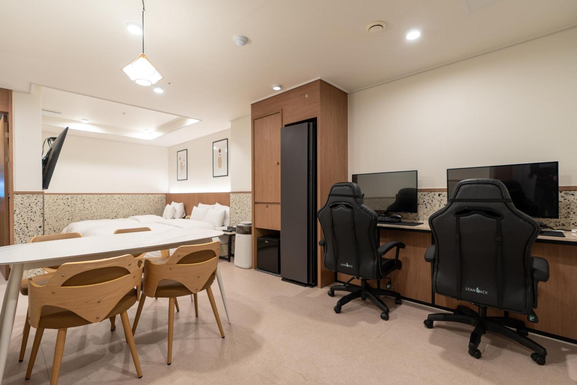 Jecheon Hound Hotel Chechon Exterior photo