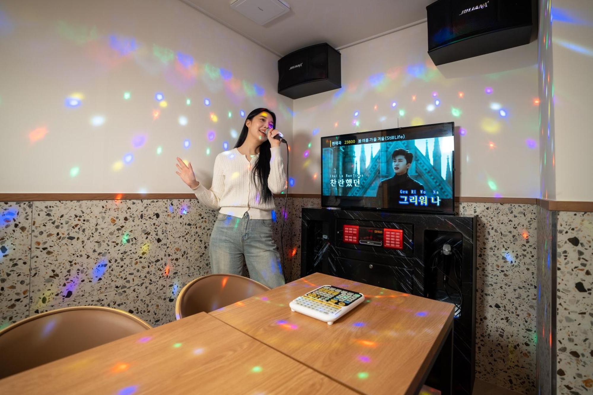 Jecheon Hound Hotel Chechon Exterior photo